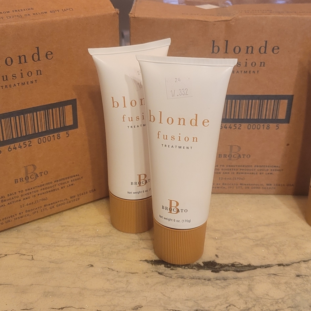 Brand new 4 for 20$ Brocato blonde fusion treatment or Toni & guy conditioner -